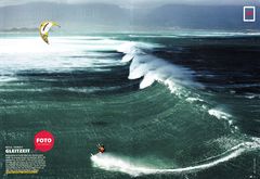 Foto vom Kite Wavesailing in den Wellen von Maui/ Hawaii, aus der Helikopter Perspective. Foto (c): Thorsten Indra
